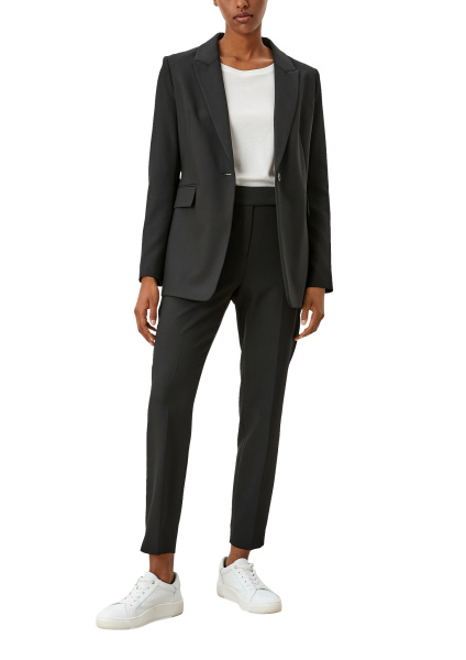 Черные брюки-морковки из костюмной ткани S.Oliver