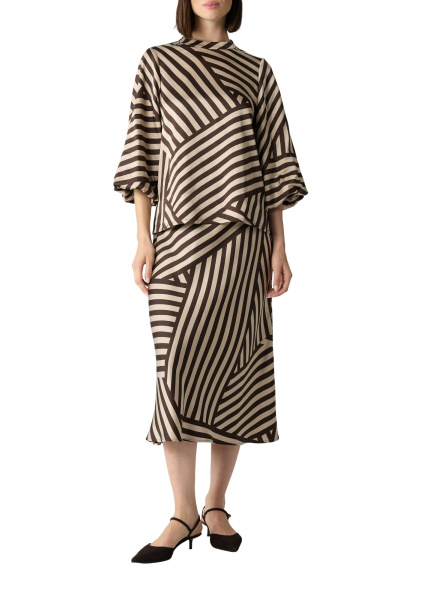 Атласная блузка с объемными рукавами Comma