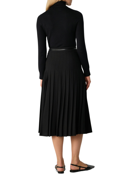 Черная юбка плиссе с декорацией на поясе Comma