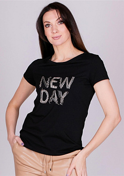 Футболка черного цвета с надписью Comma 