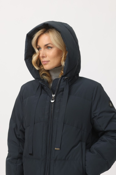 Лаконичный удлиненный пуховик темно-синего цвета STACY Avi