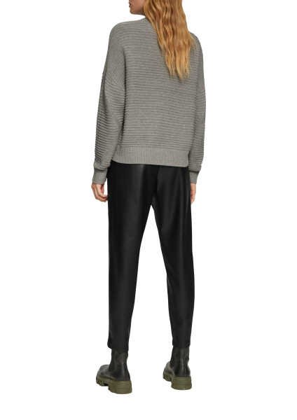 Брюки из экокожи черного цвета S.Oliver