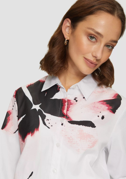 Белая блуза из хлопка с акцентным цветком S.Oliver