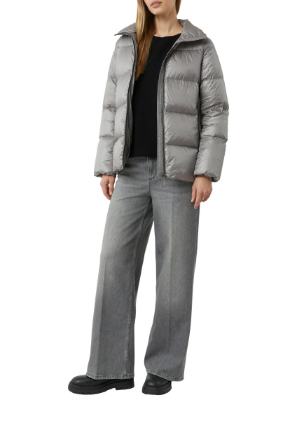 Мерцающий пуховик с воротником-стойкой серого цвета Comma