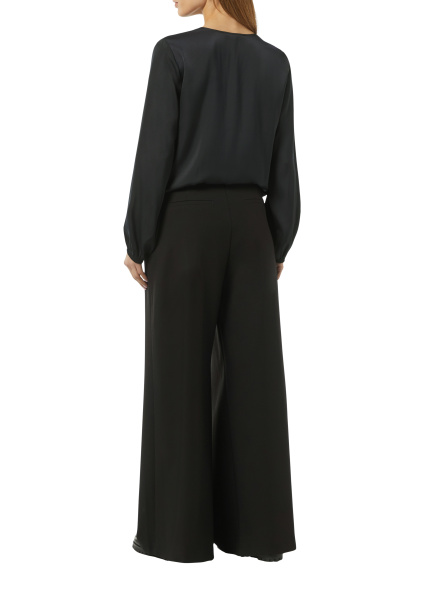 Атласная блузка с V-образным вырезом и эластичными манжетами Comma