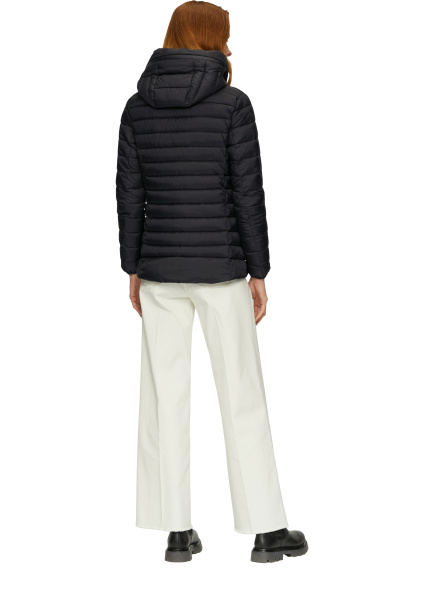 Чёрная короткая куртка с капюшоном S.Oliver