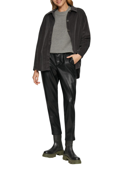 Брюки из экокожи черного цвета S.Oliver