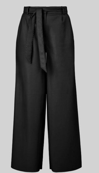 Широкие черные брюки из эко-кожи с поясом Comma